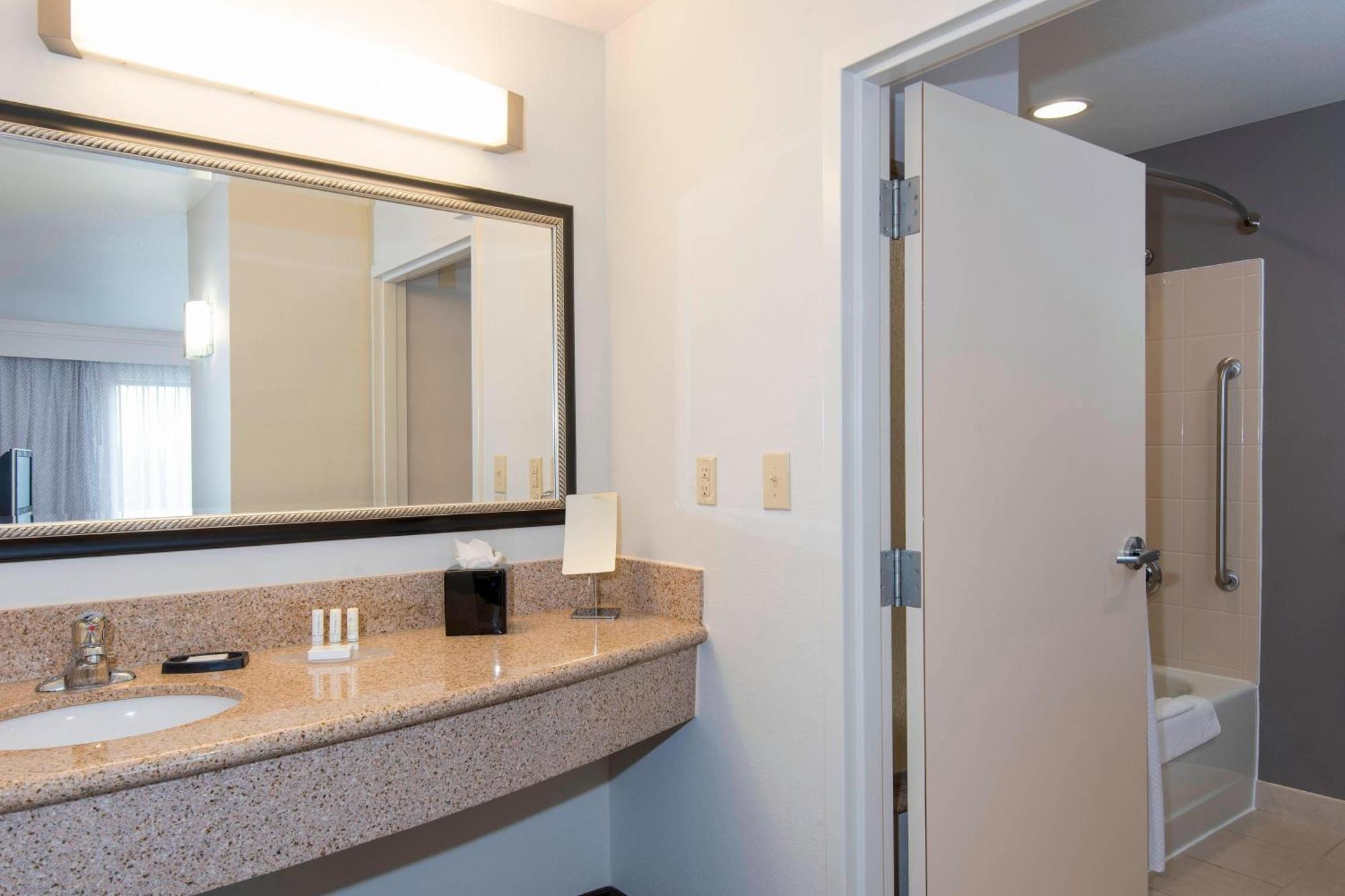 Hotel Courtyard By Marriott San Antonio North Stone Oak At Legacy Extérieur photo